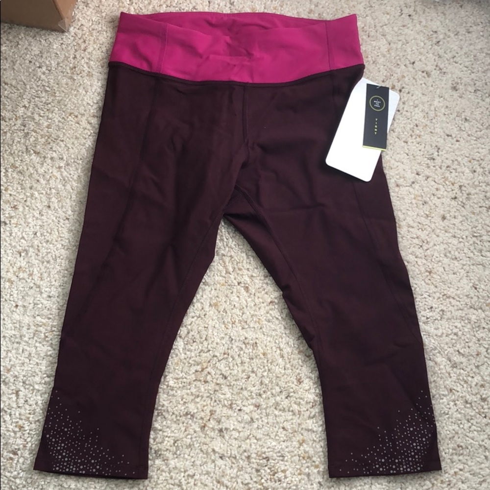 NWT lululemon 6 tight stuff plum crops
